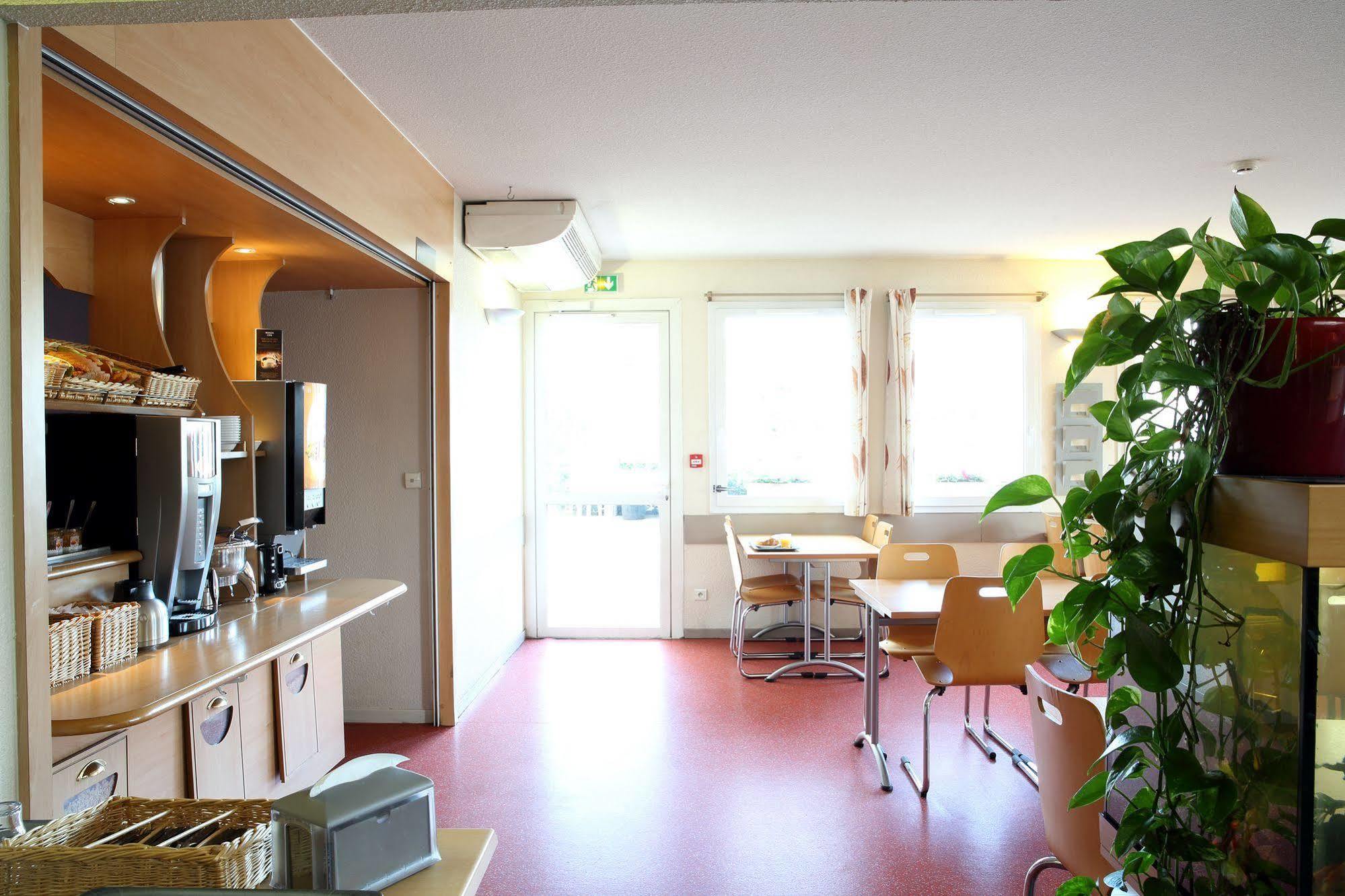 B&B Hotel Toulon Ollioules Exterior photo